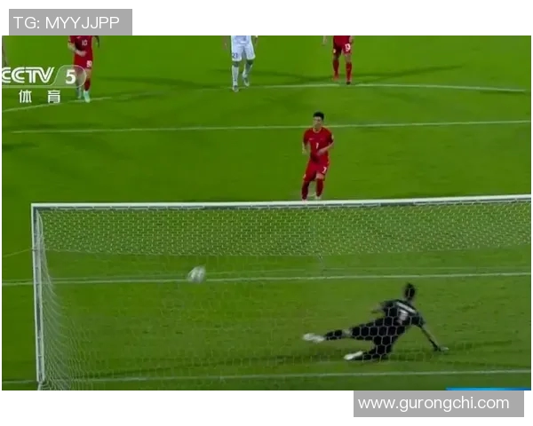 足球明星在野球场上展现惊人射门技巧的视频精彩瞬间回顾